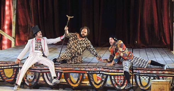 Πλούτος…(Φεστιβάλ Ολύμπου, αρχαίο θέατρο Δίον)