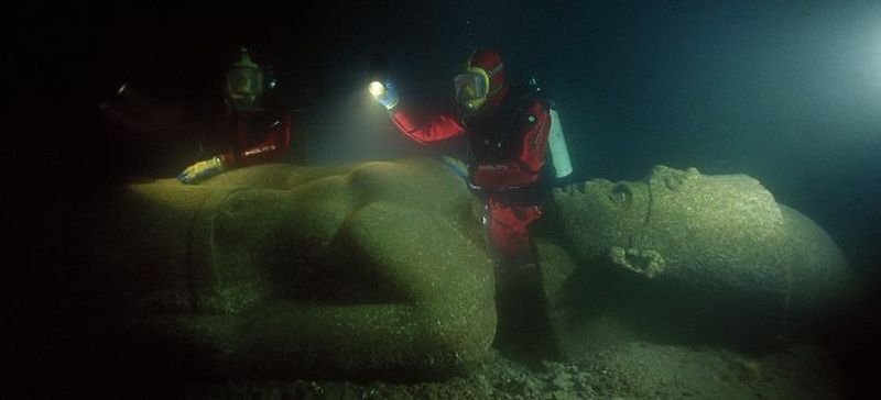 Βυθισμένη πόλη γέφυρα της αρχαίας Ελλάδας με την Αίγυπτο