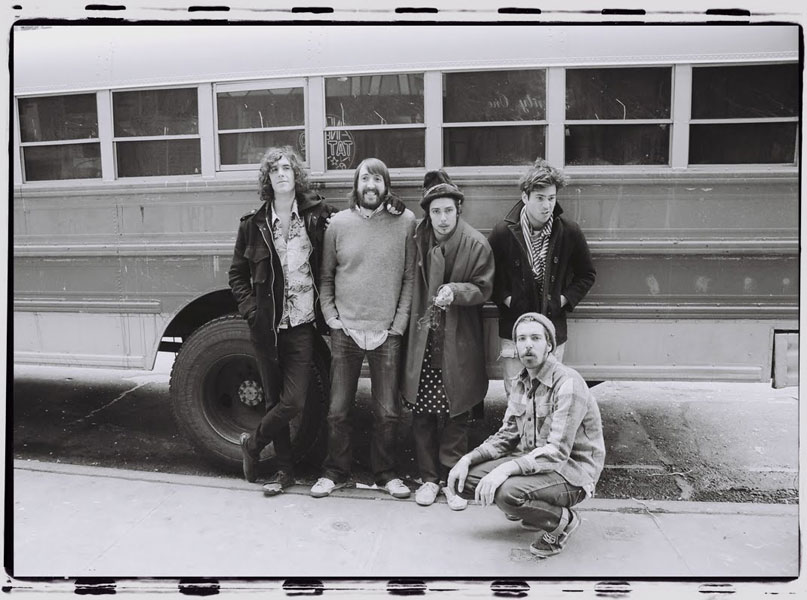 The Growlers : Σερφ, σκέητμπορντ και πάρτι!