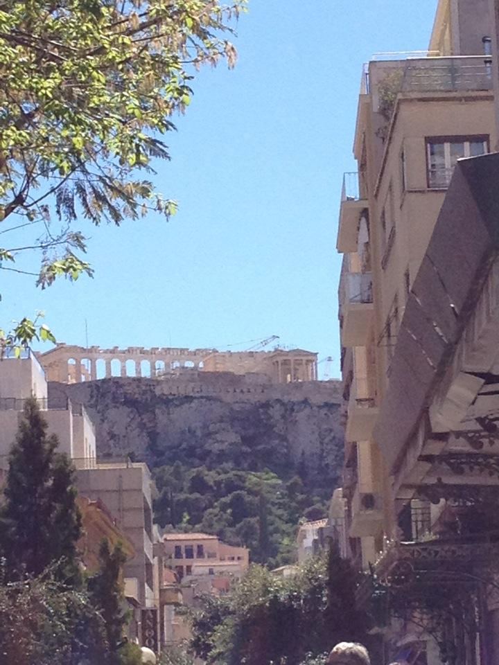Μια Θεσσαλονικιά στην Αθήνα: οδός Αιόλου, πολύβουη και ανθρώπινη