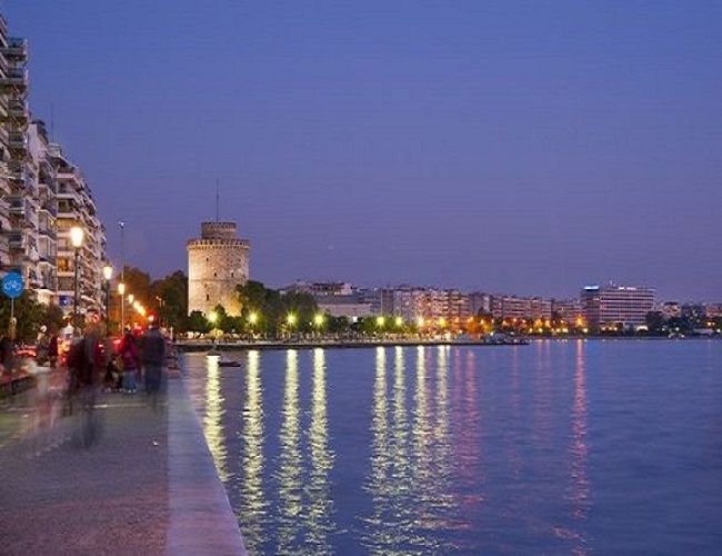 Στο νησί τις γαλάζιες νύχτες