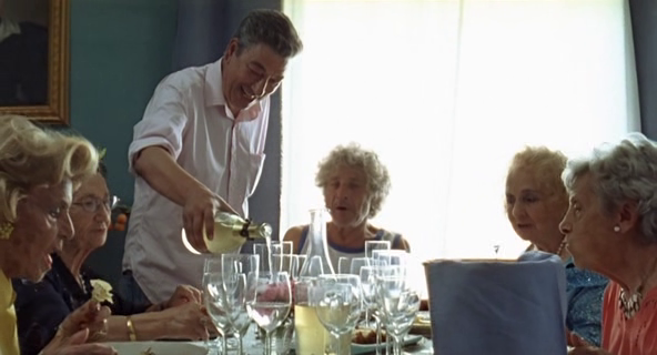 Η ταινία της ημέρας: Pranzo di ferragosto/Αυγουστιάτικο γεύμα στη Ρώμη (2008)