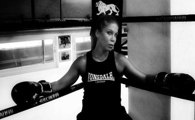 Bitch Boxer της Charlotte Josephine *κριτική